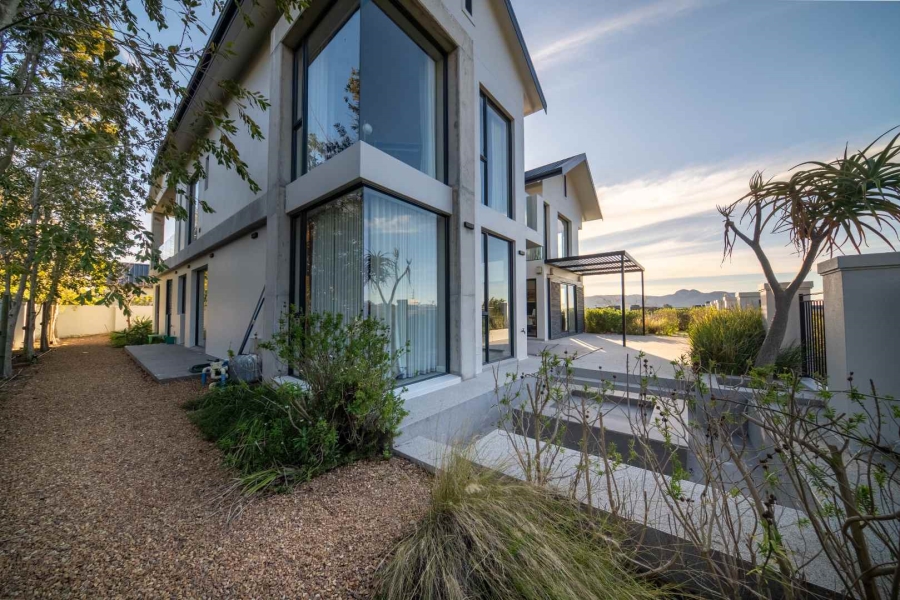 To Let 4 Bedroom Property for Rent in Val De Vie Estate Western Cape